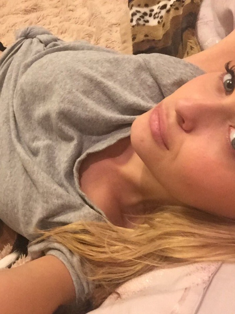 Алла (Салон) у метро Рыбацкое, путаны Питера - фото 2